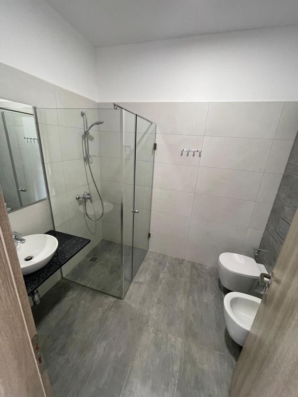 Kristina Bellavista Rooms Sarandë Buitenkant foto